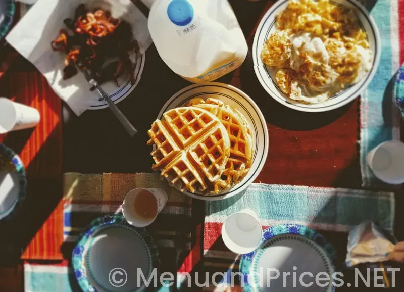 Whataburger breakfast hours