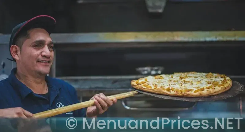 Hungry howie’s pizza caro mi