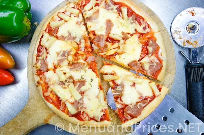 Hungry howie's pizza caro mi