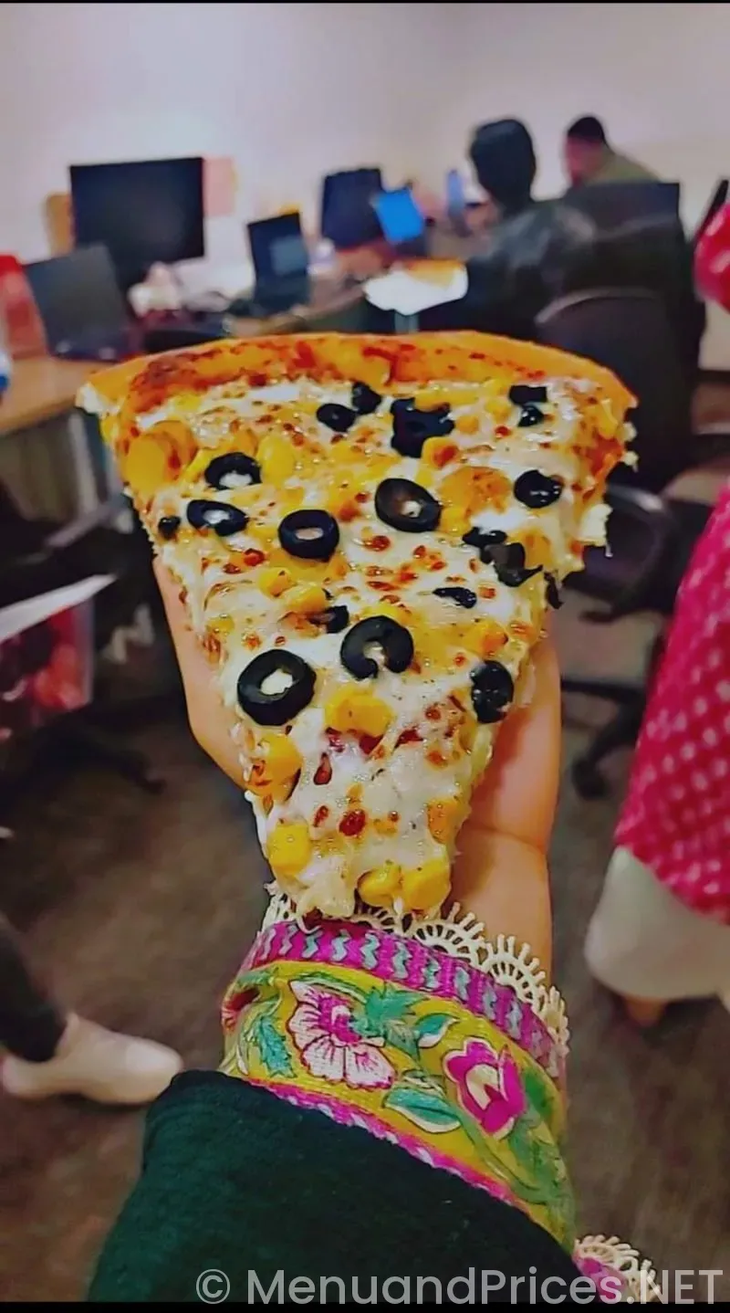 Hungry howie's pizza caro mi