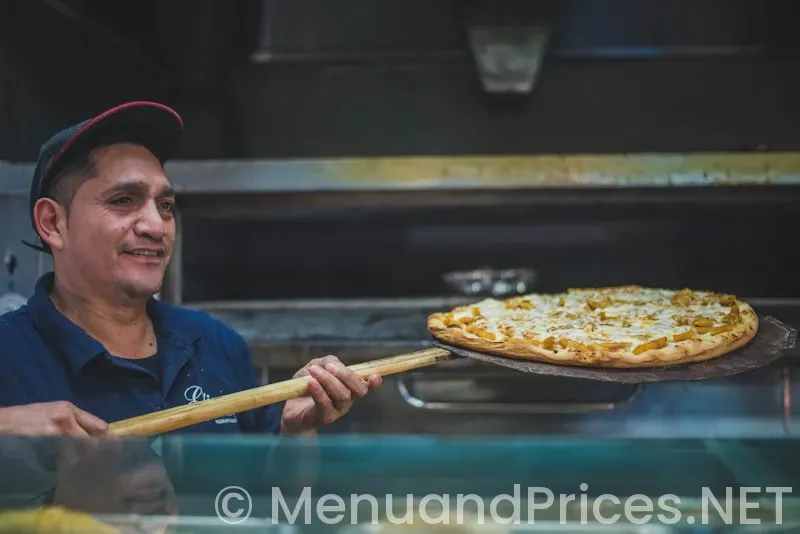 Hungry howie's pizza freeland mi