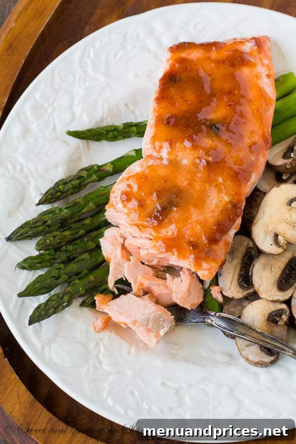 Golden Apricot Glazed Salmon Dinner 4 Spicy apricot salmon with roasted asparagus and mushrooms - a light and nutritious dinner bursting with flavor! All it takes is one sheet pan, five ingredients, and less than 30 minutes! Quick n' simple doesn't have to be bland.